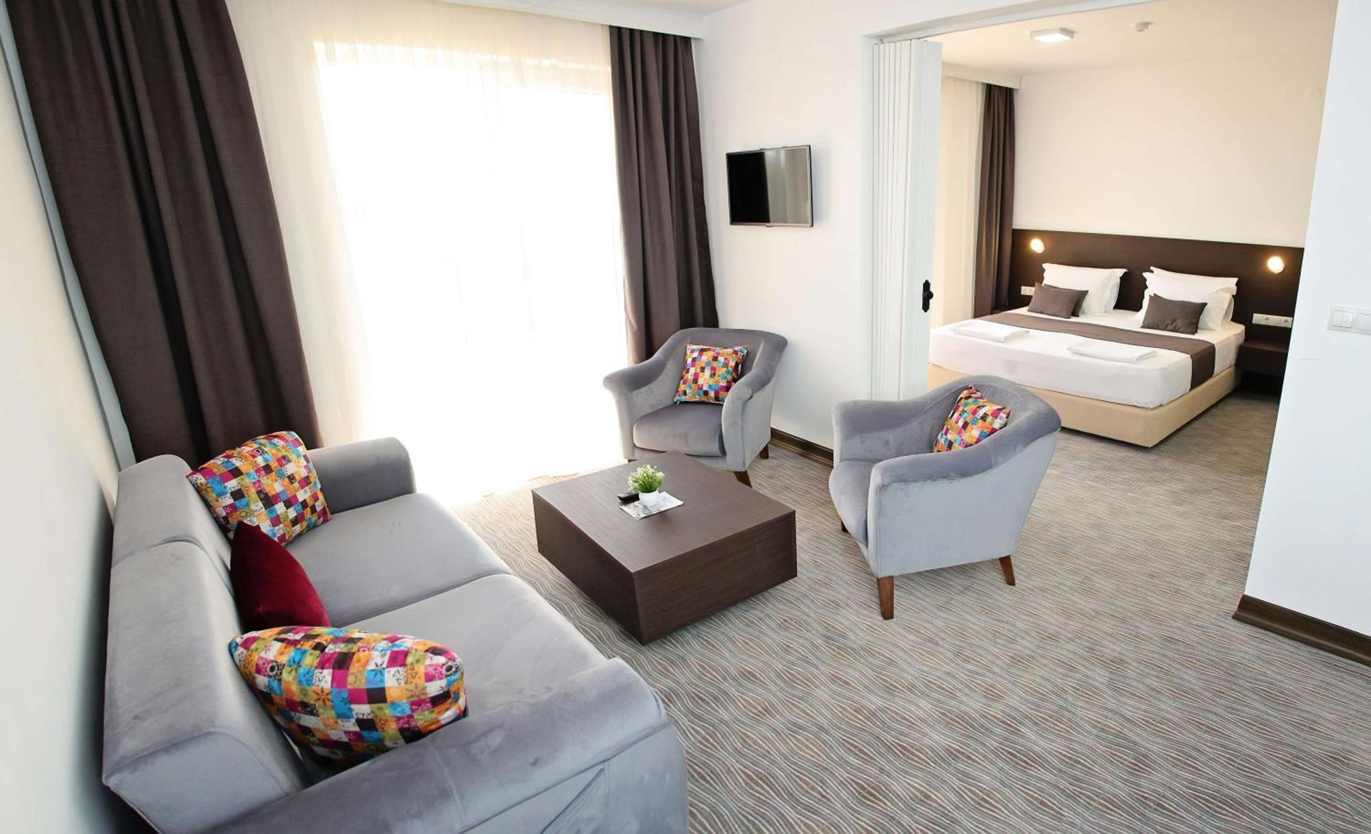 Bosphorus Hotel Aleksinac Ngoại thất bức ảnh