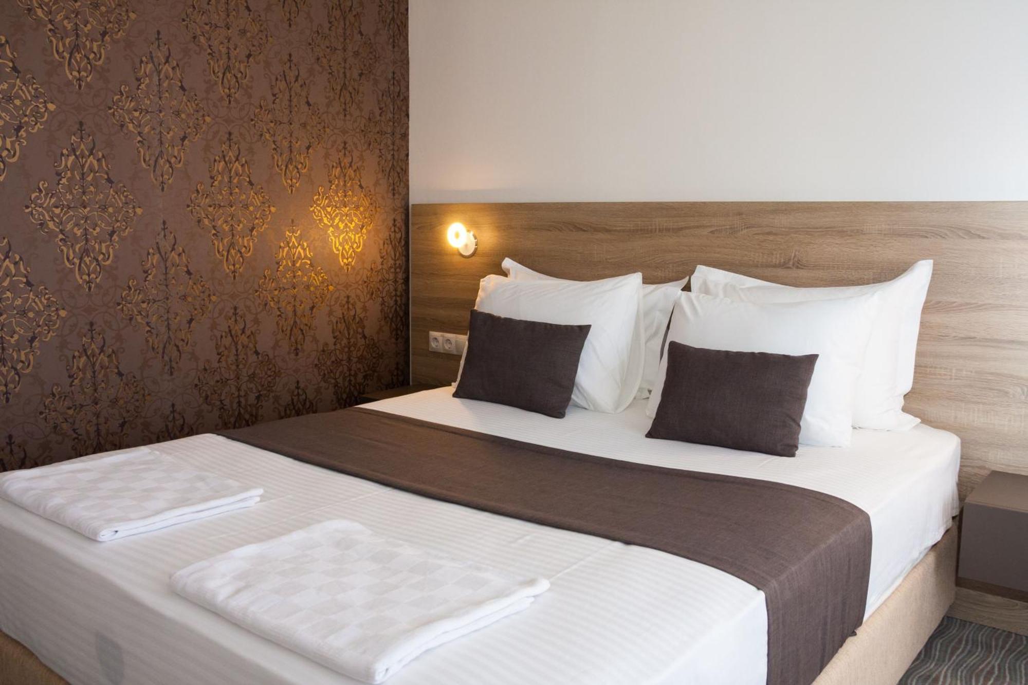 Bosphorus Hotel Aleksinac Ngoại thất bức ảnh