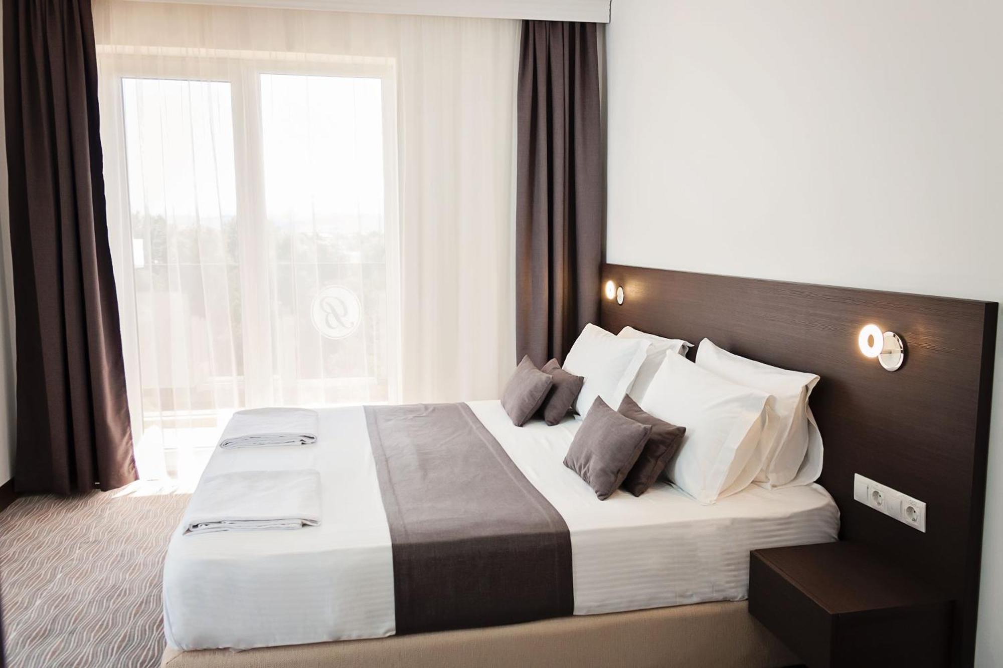 Bosphorus Hotel Aleksinac Ngoại thất bức ảnh