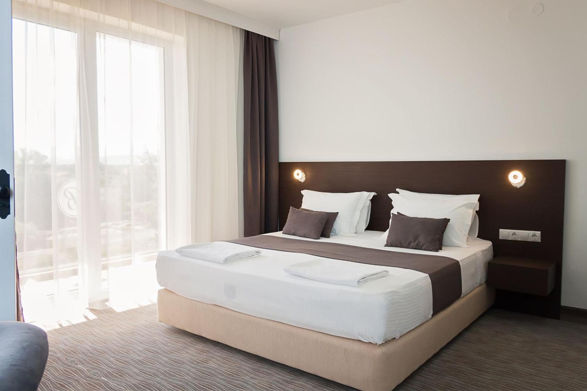 Bosphorus Hotel Aleksinac Ngoại thất bức ảnh