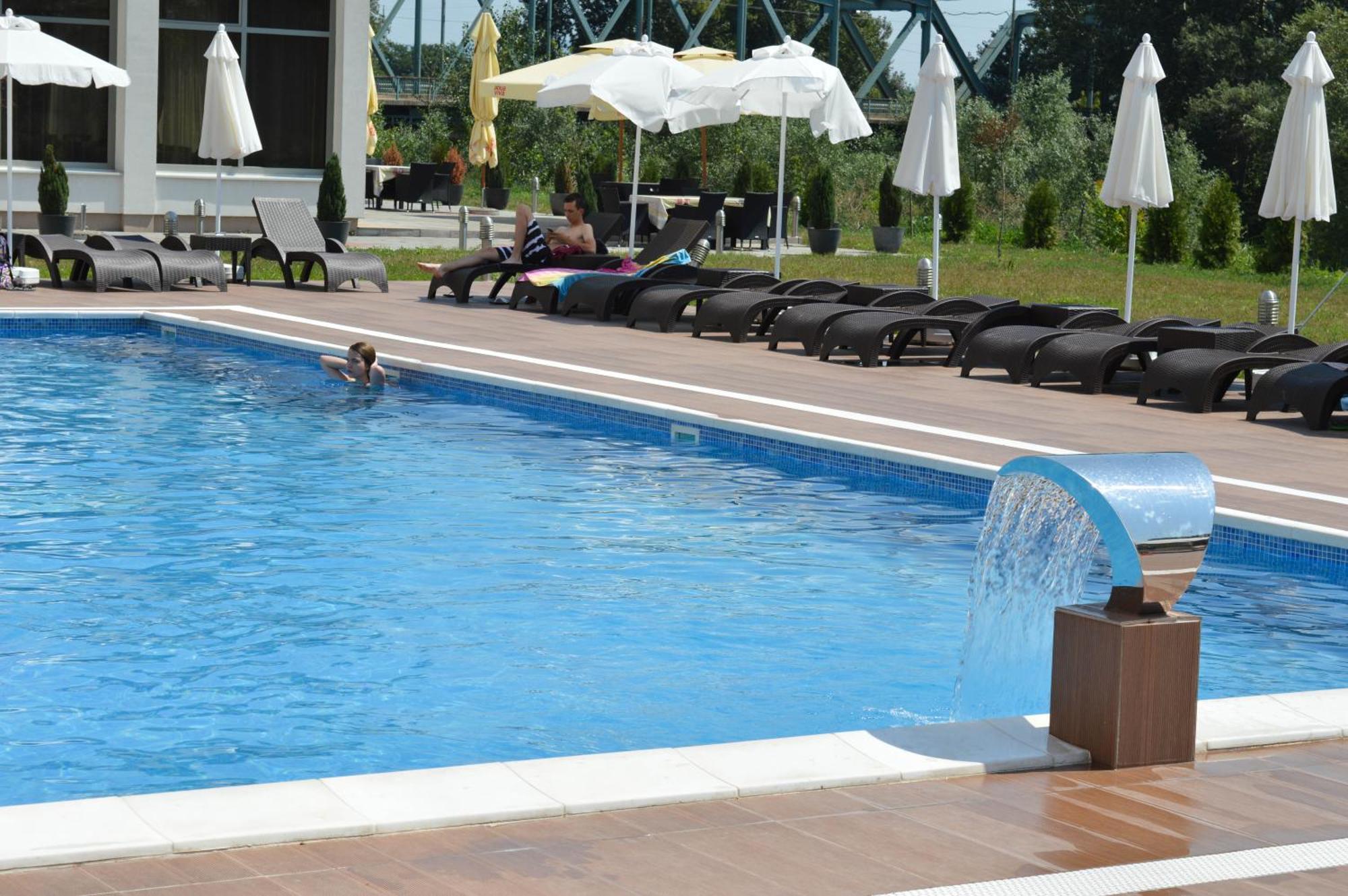 Bosphorus Hotel Aleksinac Ngoại thất bức ảnh
